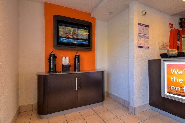 Motel 6 Rowland Heights CA - Los Angeles - Pomona