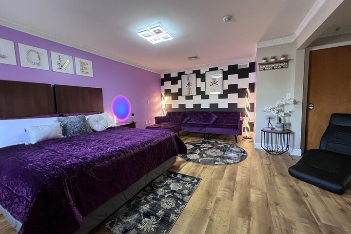 Room 21 of 33