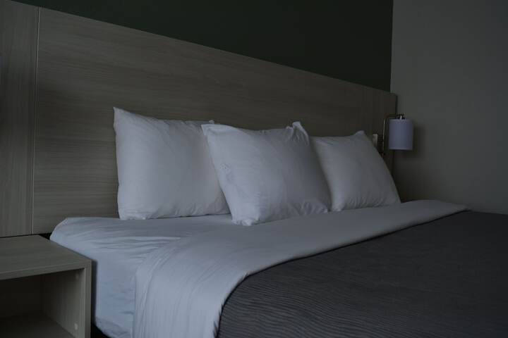 Room 34 of 53