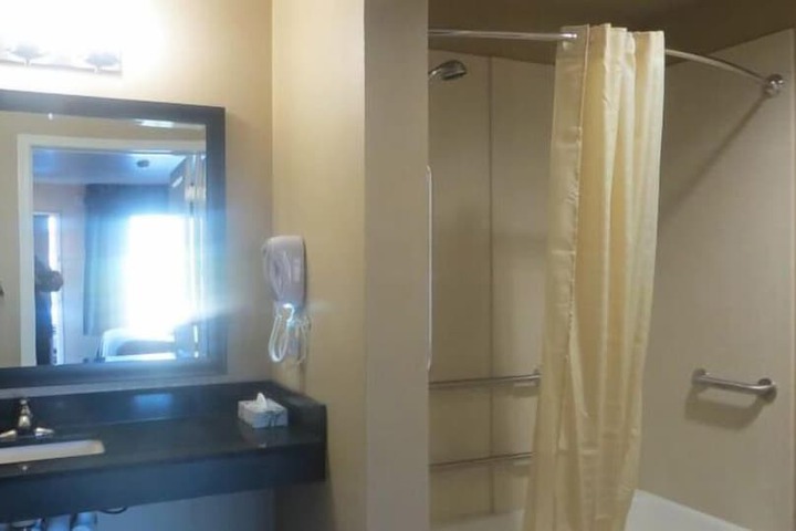 Room 8 of 22