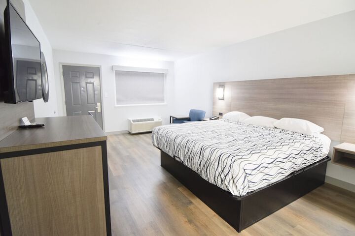 Room 10 of 21