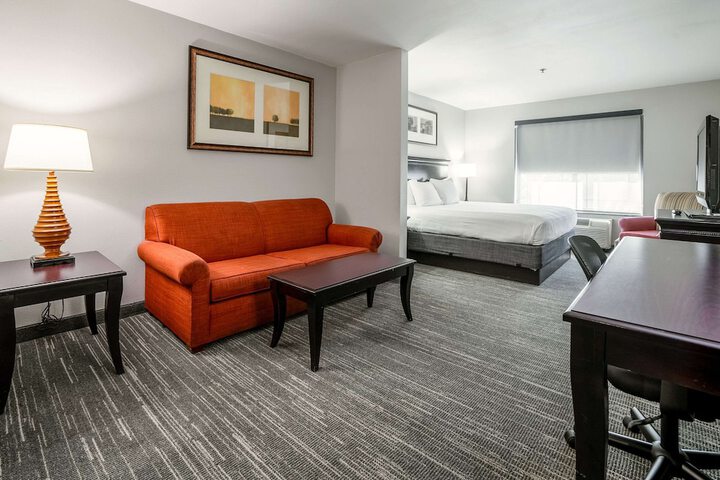 Room 65 of 104