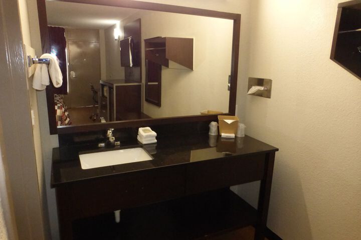 Room 11 of 20
