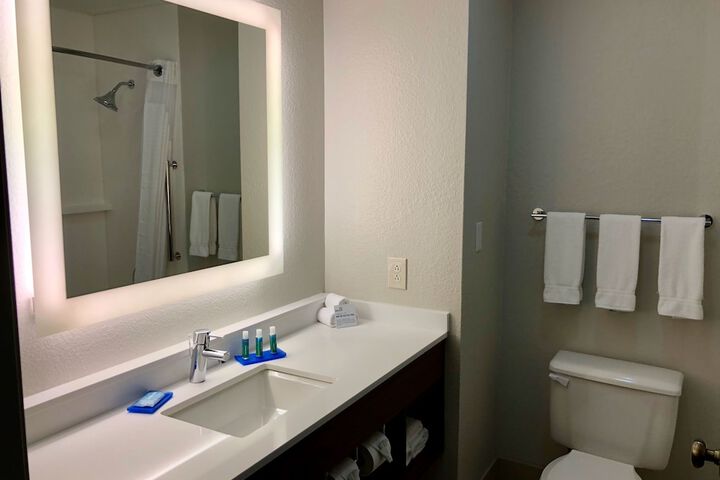 Room 15 of 52