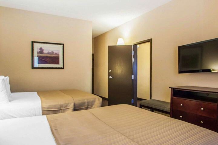 Quality Inn & Suites Peoria North