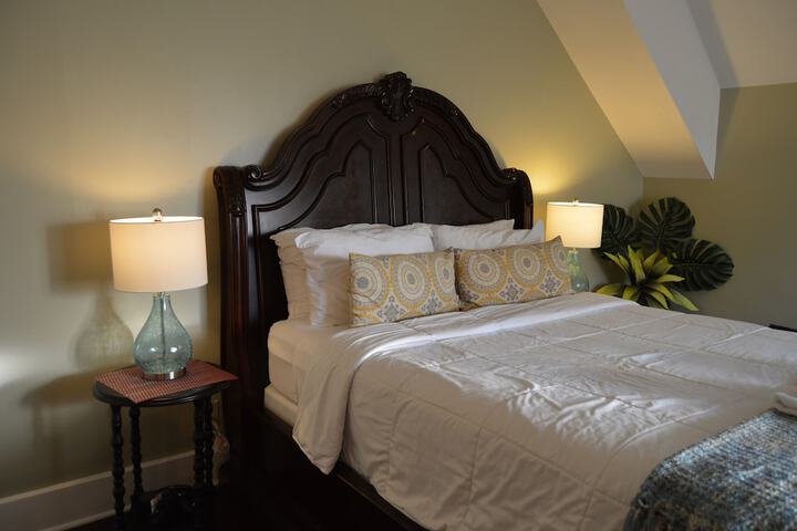 Room 27 of 35