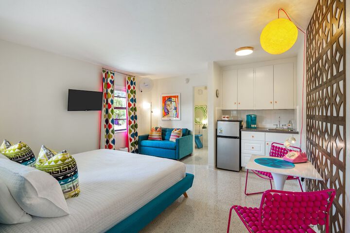 Room 105 of 142