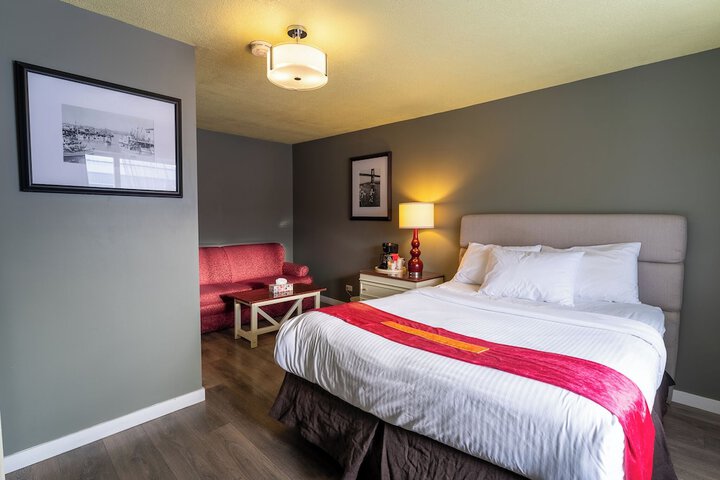 Room 32 of 51