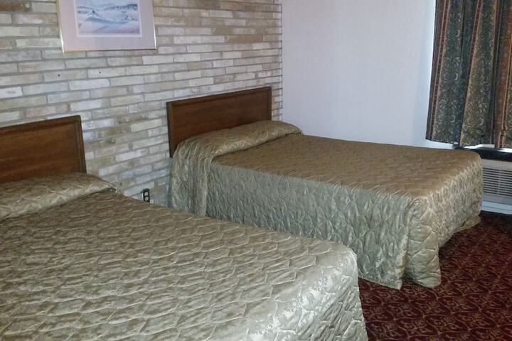 Room 12 of 16