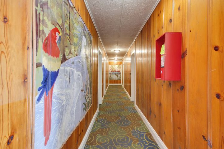 Ballroom/Hall 83 of 89
