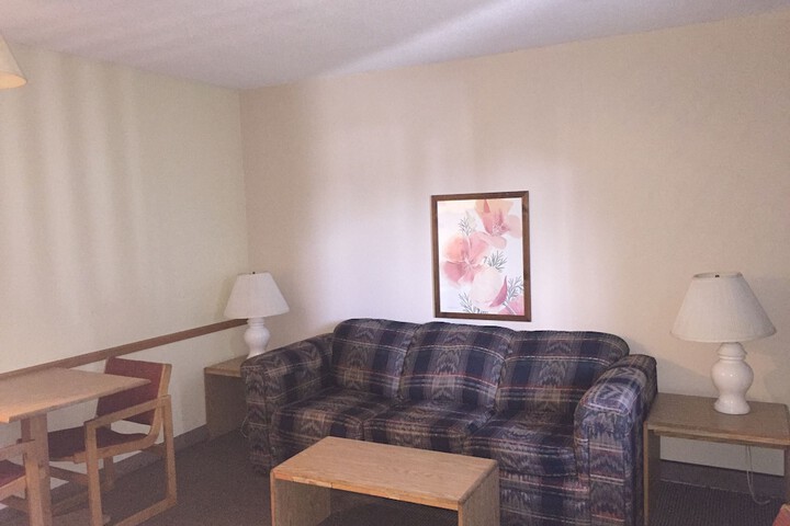 Room 11 of 20