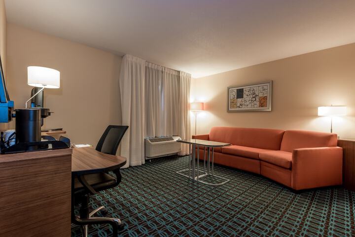 Room 11 of 33