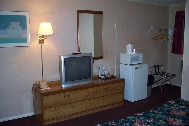 Room 28 of 36