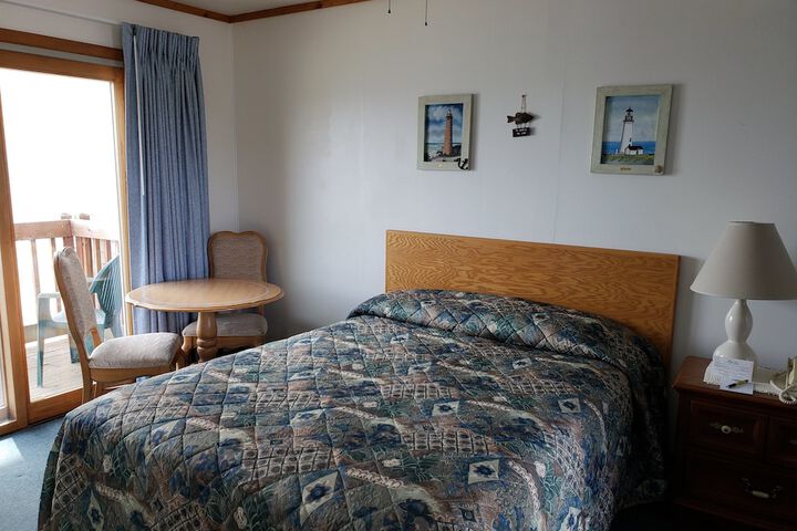 Algoma Beach Motel