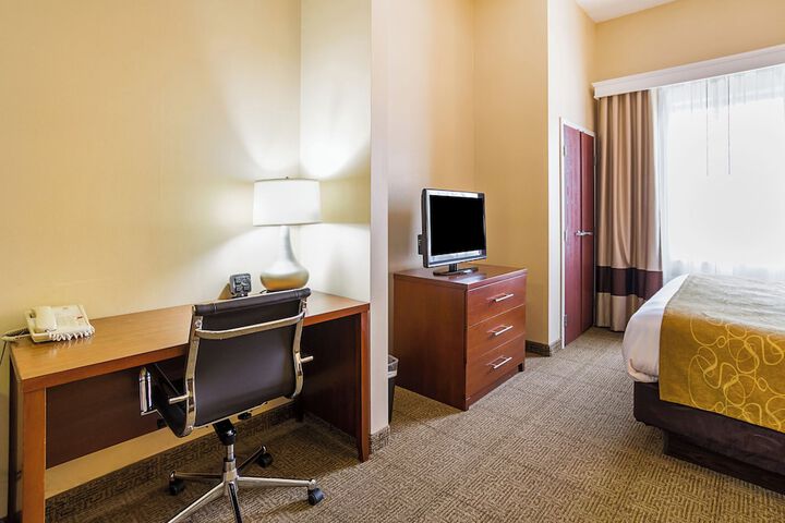 Comfort Suites Twinsburg