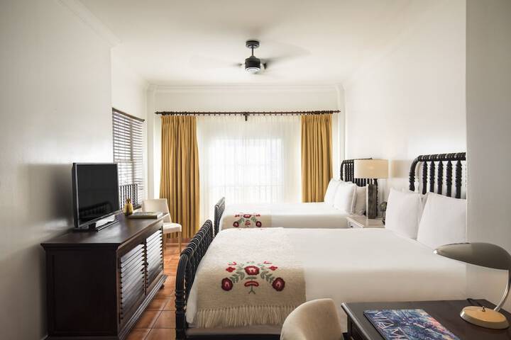 Room 27 of 64