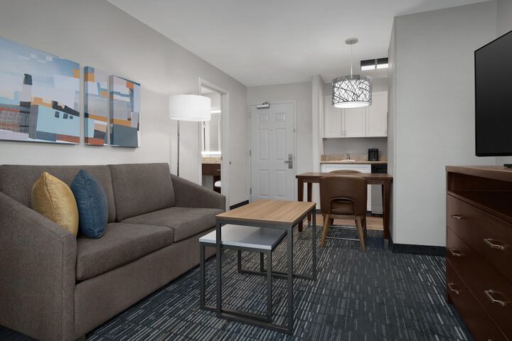 Homewood Suites by Hilton Newark-Cranford