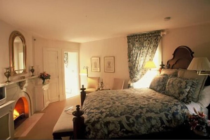 Room 12 of 17