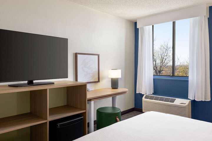 Room 12 of 39