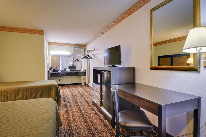 Room 14 of 31