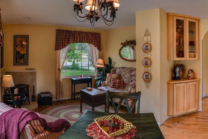 Romantic Rogue River Cottage Near Del Rio Winery