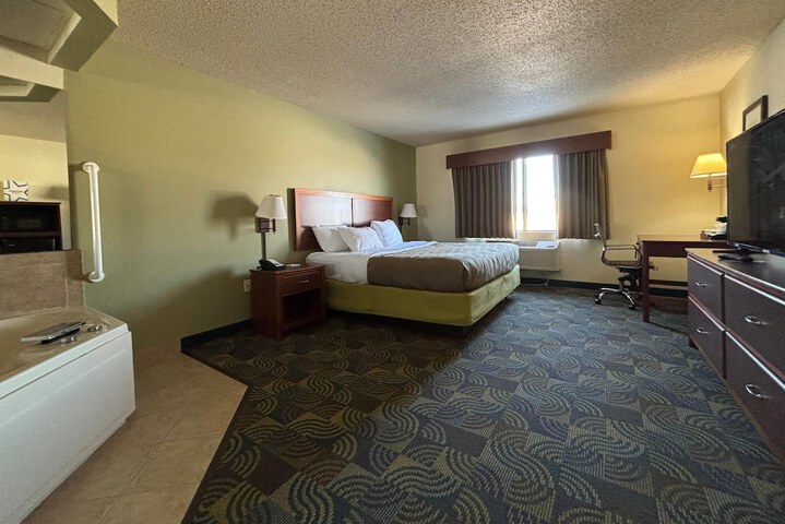 AmericInn by Wyndham Kewanee