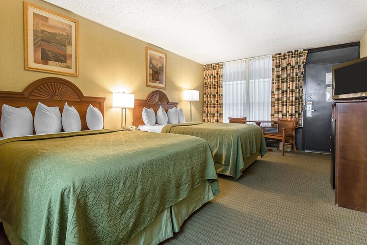 Room 15 of 19