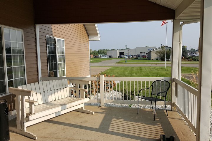 Paynesville Inn & Suites