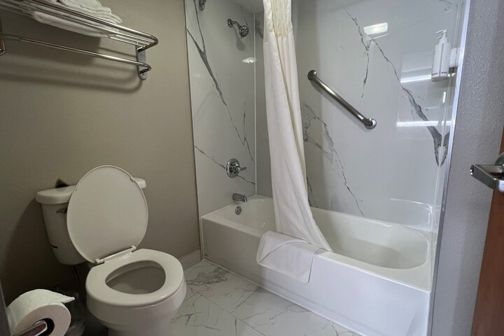 Room 16 of 29