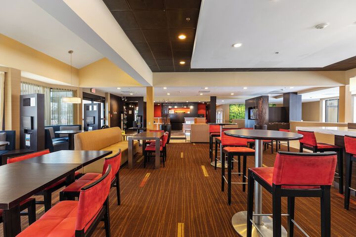 Courtyard by Marriott Toledo Airport Holland