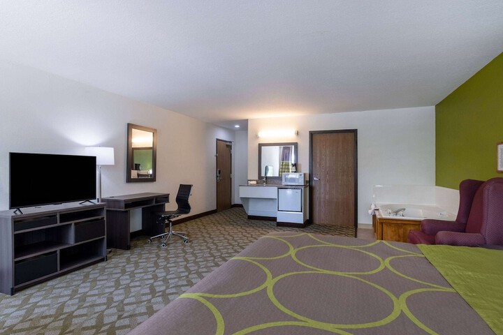 Room 30 of 38