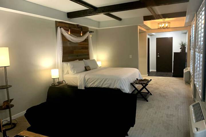 Cedar Stables Inn and Suites