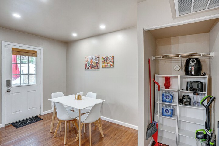 Charming Willow Grove Home w / Patio + Fire Pit!