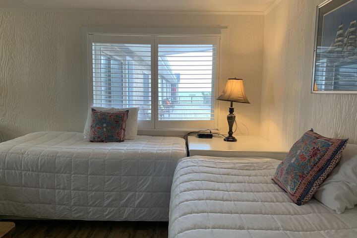 Room 161 of 231