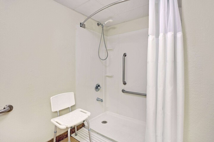 Room 14 of 40