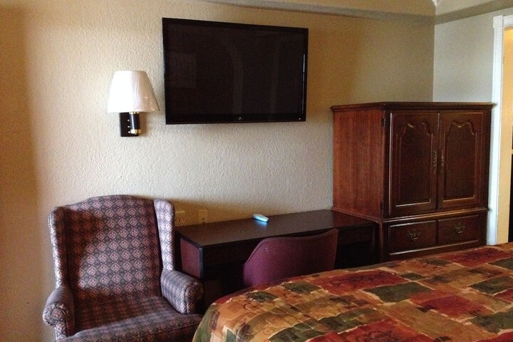 Room 5 of 15