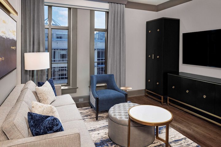 Room 32 of 49