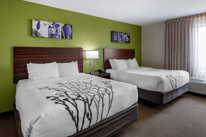 Room 12 of 32