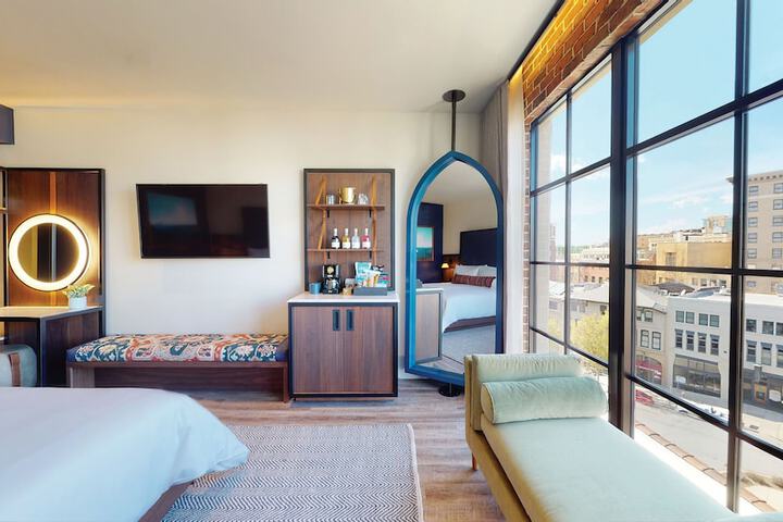 Room 27 of 57