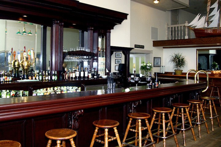 Lounge 60 of 65