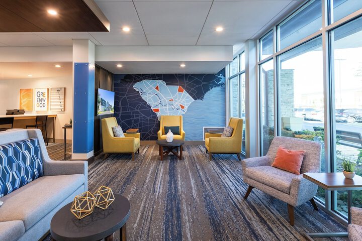 Holiday Inn Express & Suites Greenwood Mall by IHG