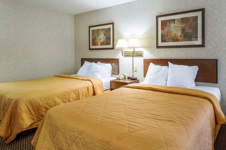 Room 28 of 46
