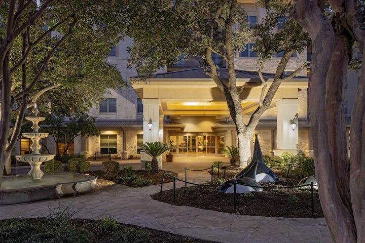 Hotel 4 of 107