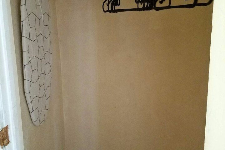Room 12 of 66