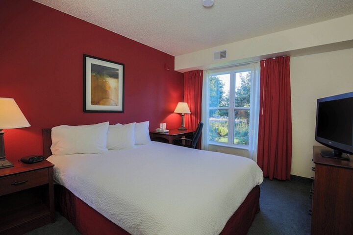Room 12 of 27