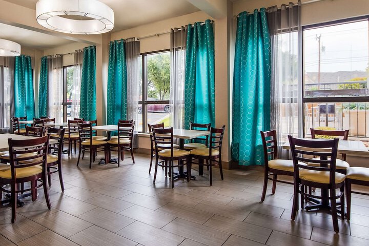 Breakfast/Coffee Service 28 of 34