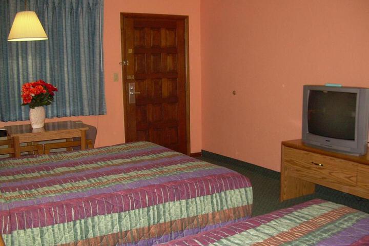 83 motel