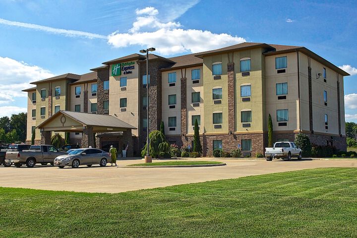 Hotel 2 of 32