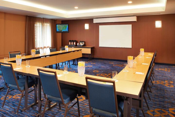 Courtyard by Marriott Toledo Rossford / Perrysburg