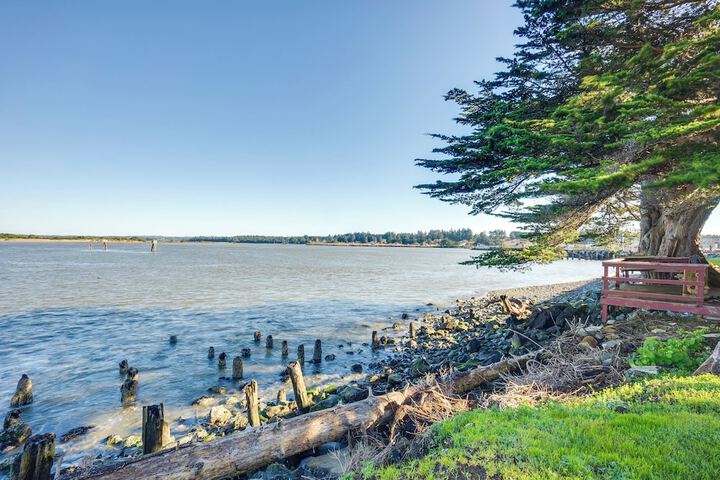 Bandon Beach House Rental: Walk to Downtown!